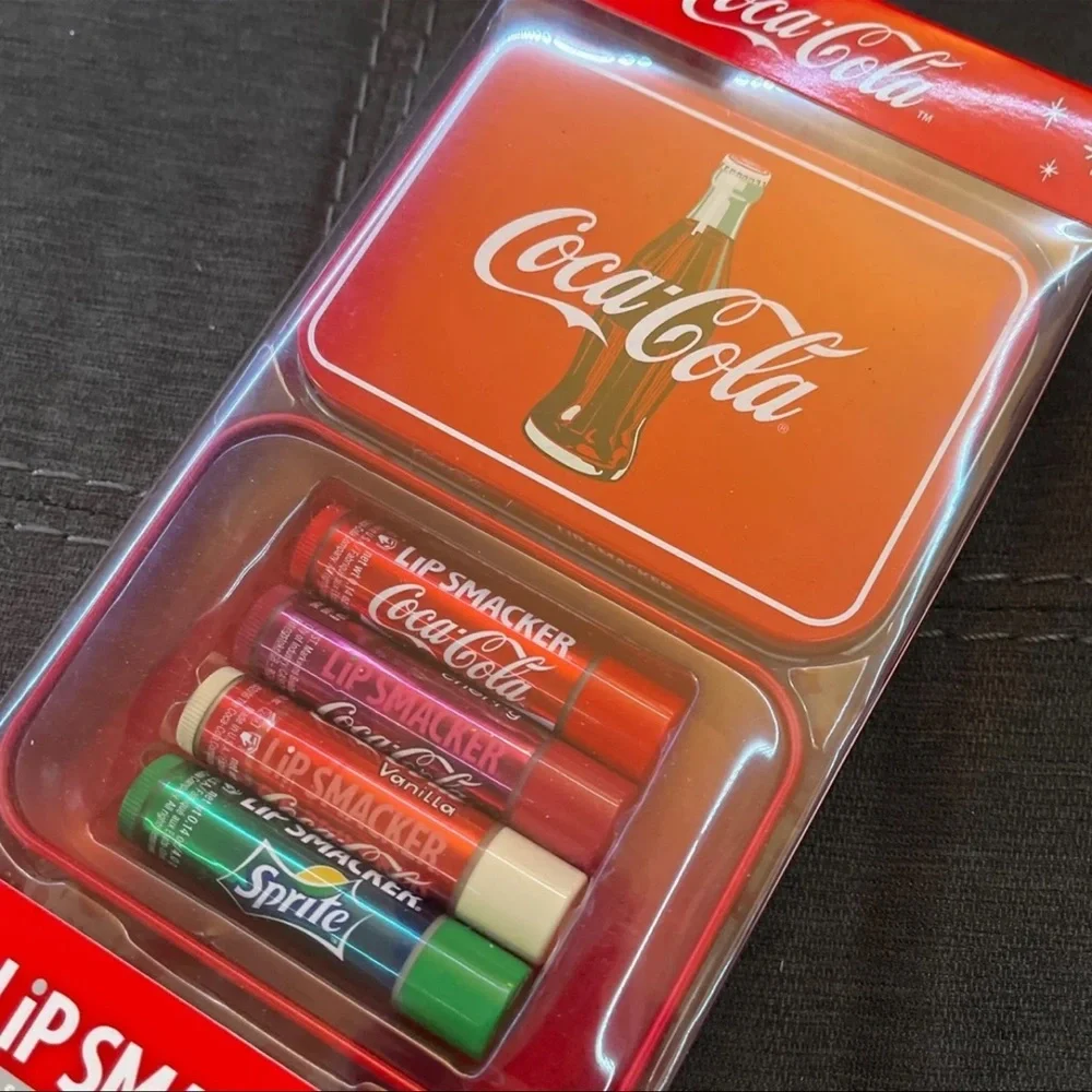 🥰🥰Coca Cola Lip Smacker with Tin🥰🥰